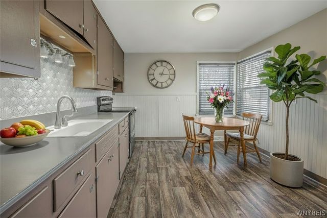 7811 Porter Road, Niagara, NY 14304