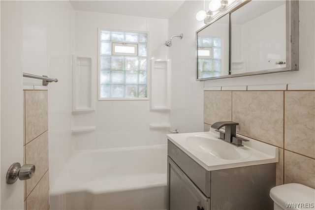 7811 Porter Road, Niagara, NY 14304