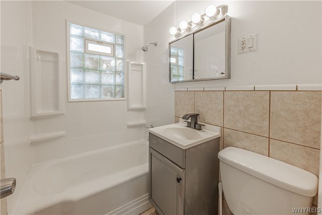 7811 Porter Road, Niagara, NY 14304