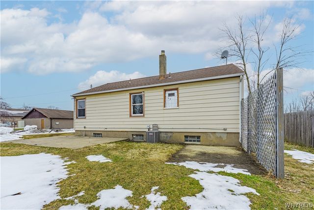 7811 Porter Road, Niagara, NY 14304