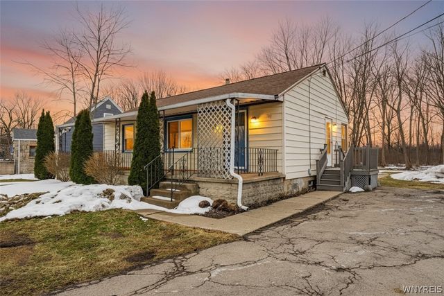 7811 Porter Road, Niagara, NY 14304