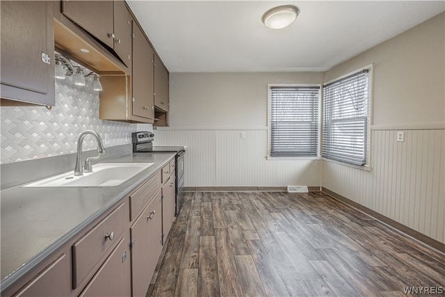 7811 Porter Road, Niagara, NY 14304