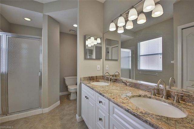526 Lake Louise CIR 4-403, Naples, FL 34110