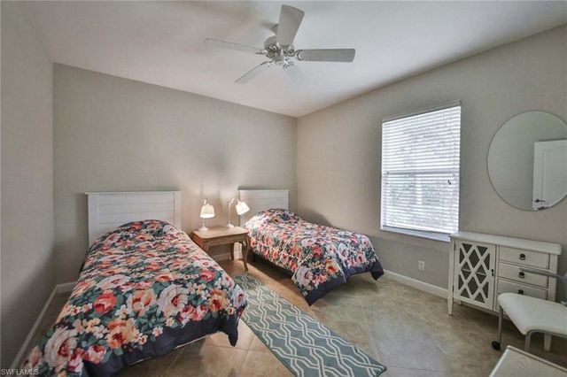 526 Lake Louise CIR 4-403, Naples, FL 34110