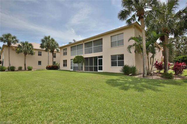 526 Lake Louise CIR 4-403, Naples, FL 34110