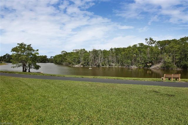 526 Lake Louise CIR 4-403, Naples, FL 34110