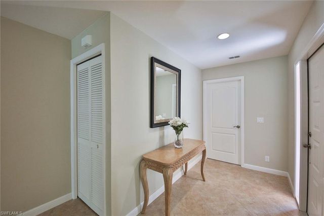 526 Lake Louise CIR 4-403, Naples, FL 34110