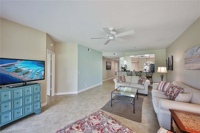 526 Lake Louise CIR 4-403, Naples, FL 34110