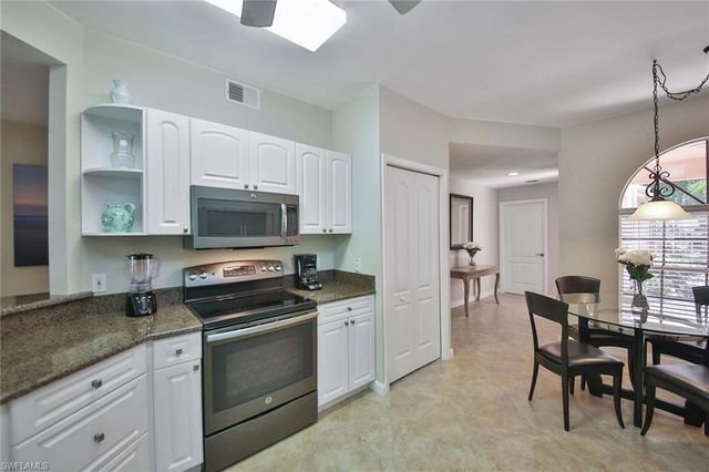526 Lake Louise CIR 4-403, Naples, FL 34110