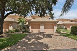 526 Lake Louise CIR 4-403, Naples, FL 34110