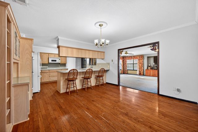 1839 County Road 121, Gainesville, TX 76240