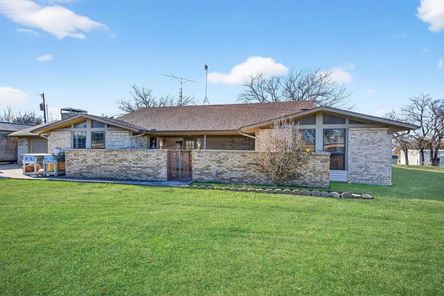 1839 County Road 121, Gainesville, TX 76240