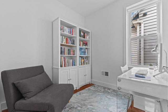 1850 N Arlington PLACE, Milwaukee, WI 53202