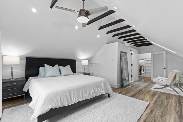 1850 N Arlington PLACE, Milwaukee, WI 53202