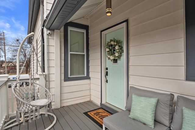 1850 N Arlington PLACE, Milwaukee, WI 53202