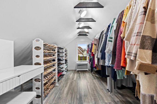 1850 N Arlington PLACE, Milwaukee, WI 53202