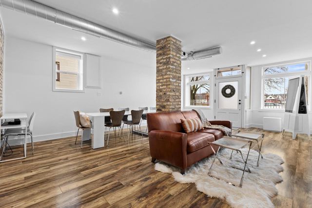 1850 N Arlington PLACE, Milwaukee, WI 53202