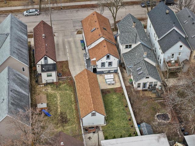 1850 N Arlington PLACE, Milwaukee, WI 53202