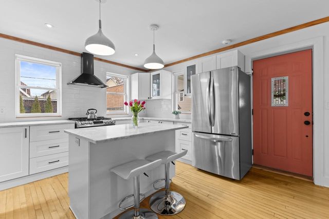 1850 N Arlington PLACE, Milwaukee, WI 53202