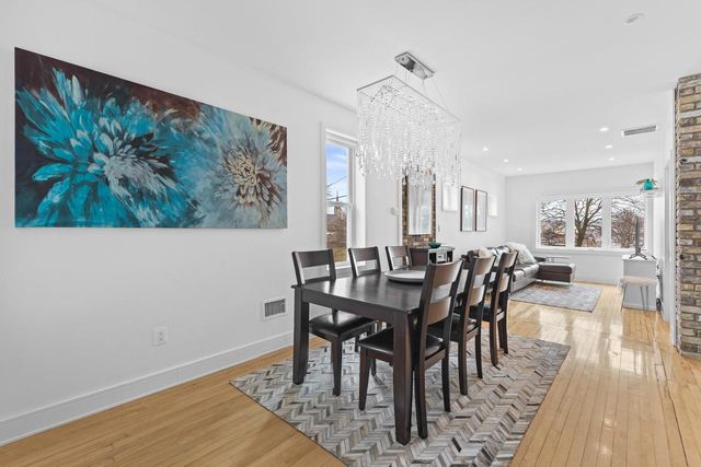 1850 N Arlington PLACE, Milwaukee, WI 53202