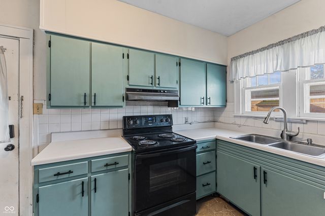 1903 Central Avenue, Columbus, IN 47201