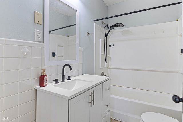 1903 Central Avenue, Columbus, IN 47201