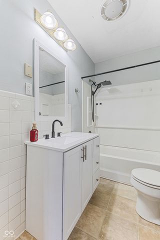 1903 Central Avenue, Columbus, IN 47201