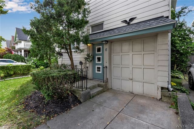 34 Saint James Place, Buffalo, NY 14222