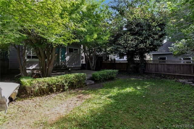 34 Saint James Place, Buffalo, NY 14222