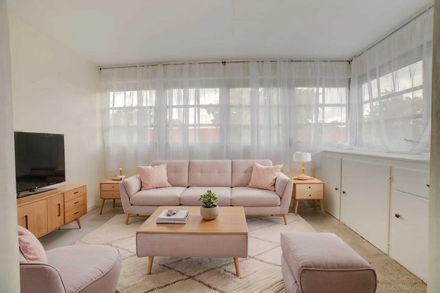 1117 Lake Terrace 210, Boynton Beach, FL 33426