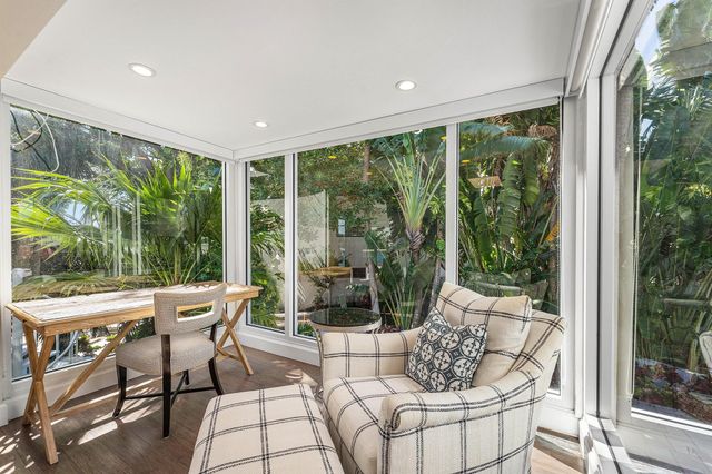 811 Palm Trail, Delray Beach, FL 33483