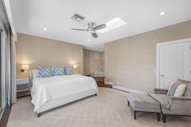 811 Palm Trail, Delray Beach, FL 33483