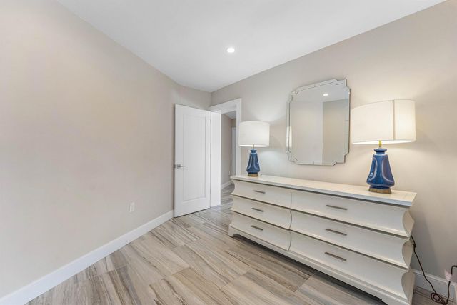 811 Palm Trail, Delray Beach, FL 33483