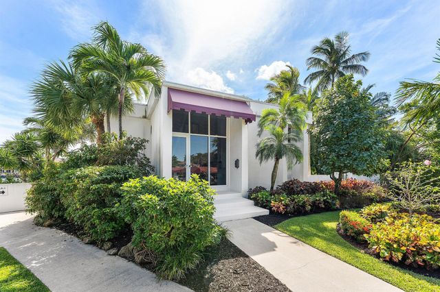 811 Palm Trail, Delray Beach, FL 33483