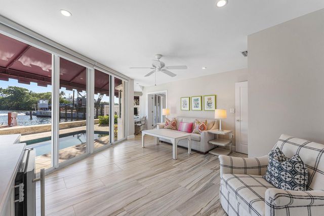 811 Palm Trail, Delray Beach, FL 33483