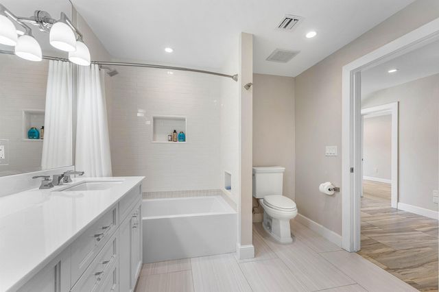 811 Palm Trail, Delray Beach, FL 33483