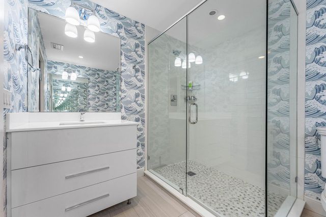 811 Palm Trail, Delray Beach, FL 33483