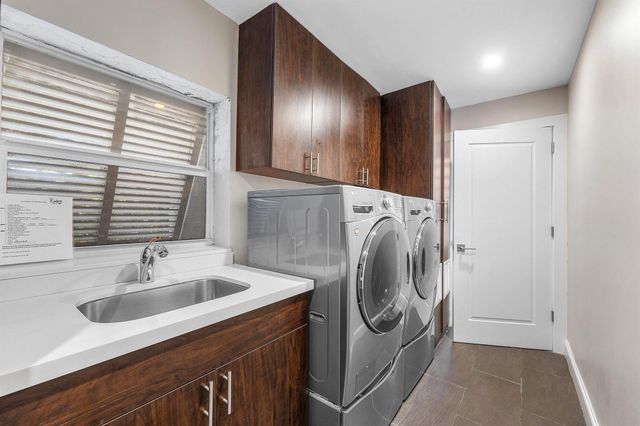 811 Palm Trail, Delray Beach, FL 33483