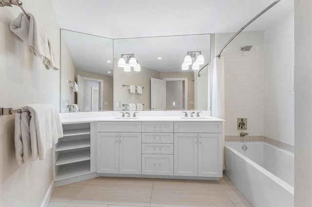 811 Palm Trail, Delray Beach, FL 33483