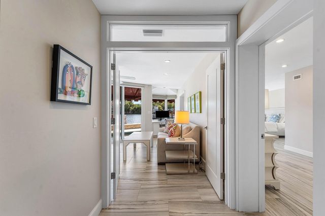 811 Palm Trail, Delray Beach, FL 33483