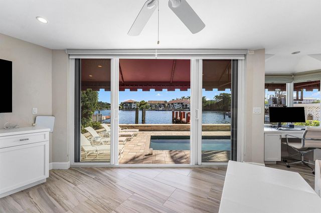 811 Palm Trail, Delray Beach, FL 33483