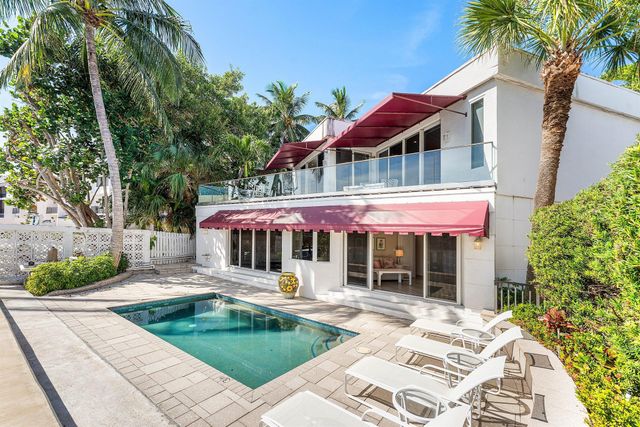 811 Palm Trail, Delray Beach, FL 33483