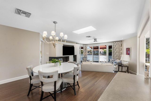 811 Palm Trail, Delray Beach, FL 33483