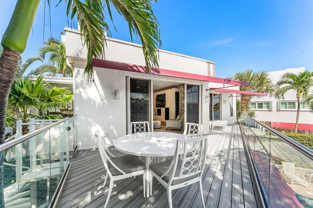 811 Palm Trail, Delray Beach, FL 33483