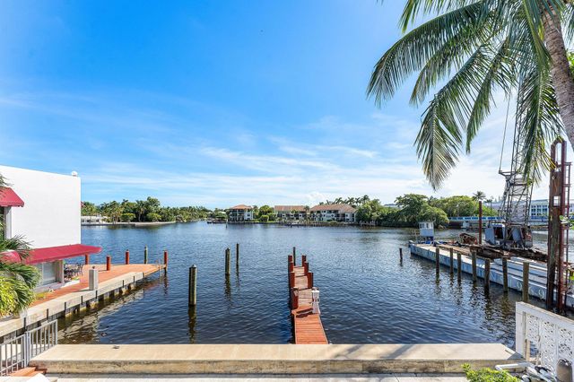 811 Palm Trail, Delray Beach, FL 33483