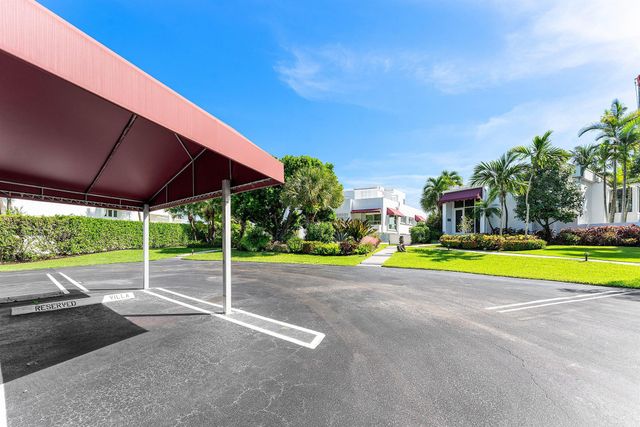 811 Palm Trail, Delray Beach, FL 33483