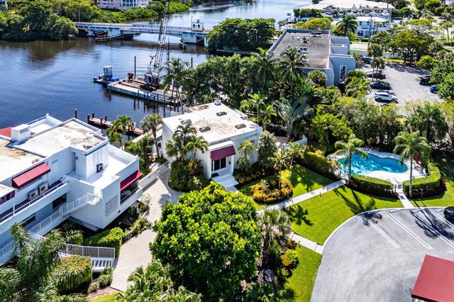 811 Palm Trail, Delray Beach, FL 33483