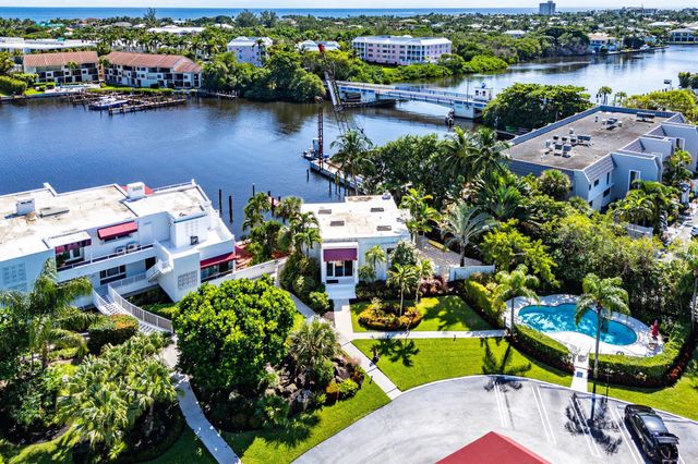 811 Palm Trail, Delray Beach, FL 33483