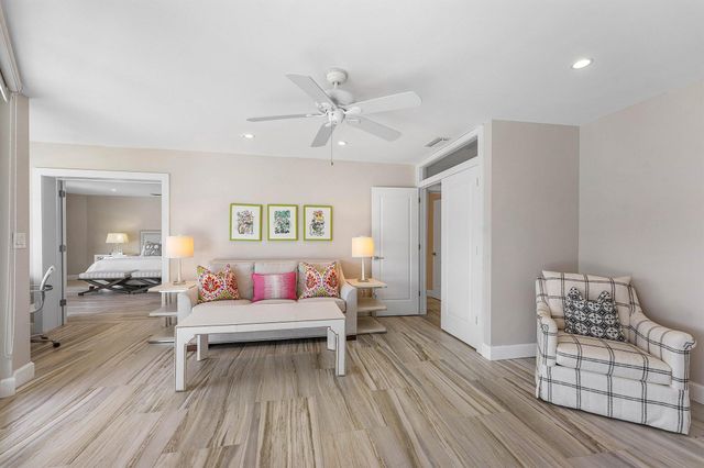 811 Palm Trail, Delray Beach, FL 33483