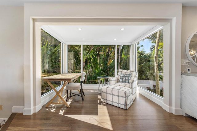 811 Palm Trail, Delray Beach, FL 33483